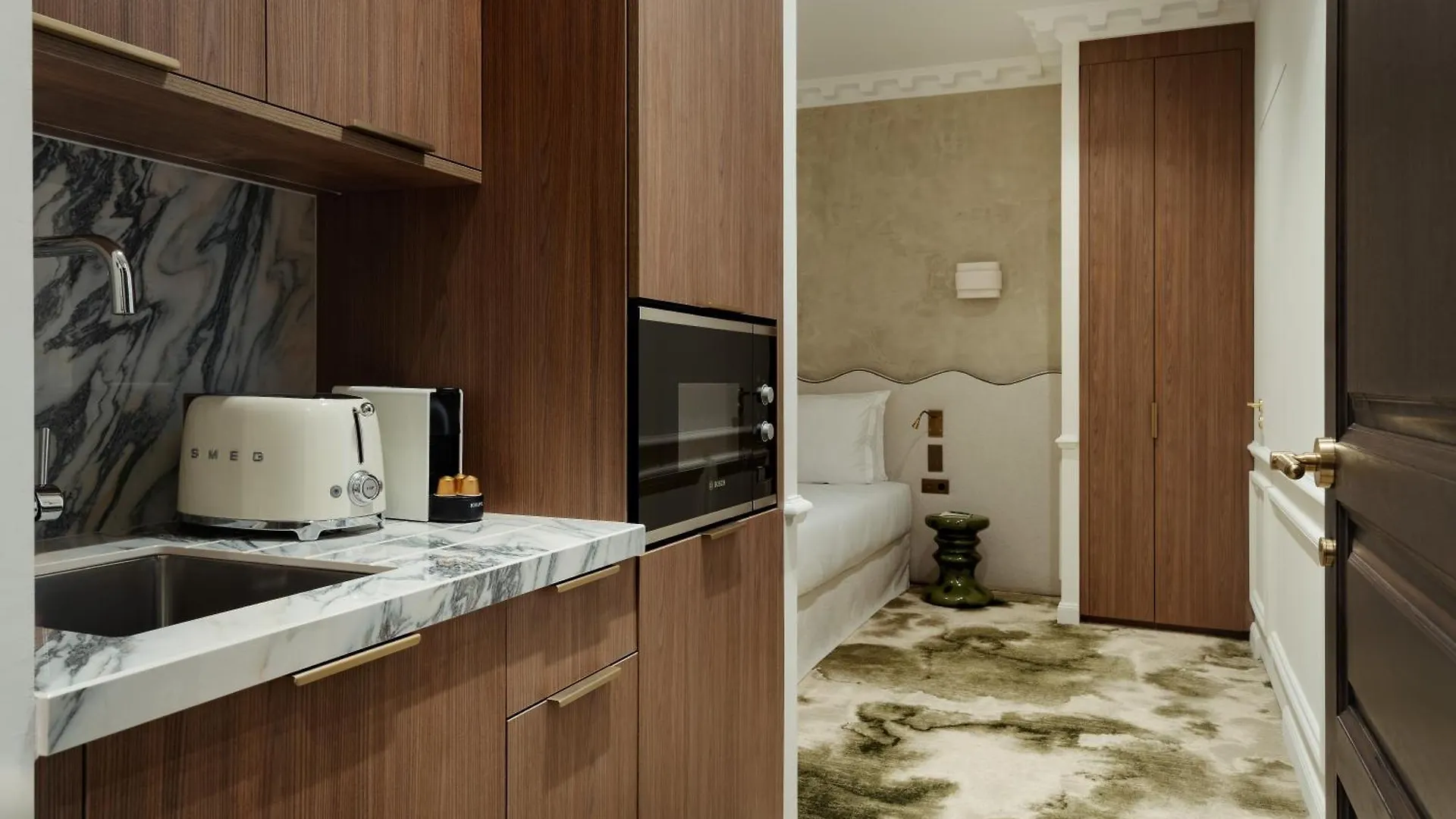 Leon Hotel Paris 3*,