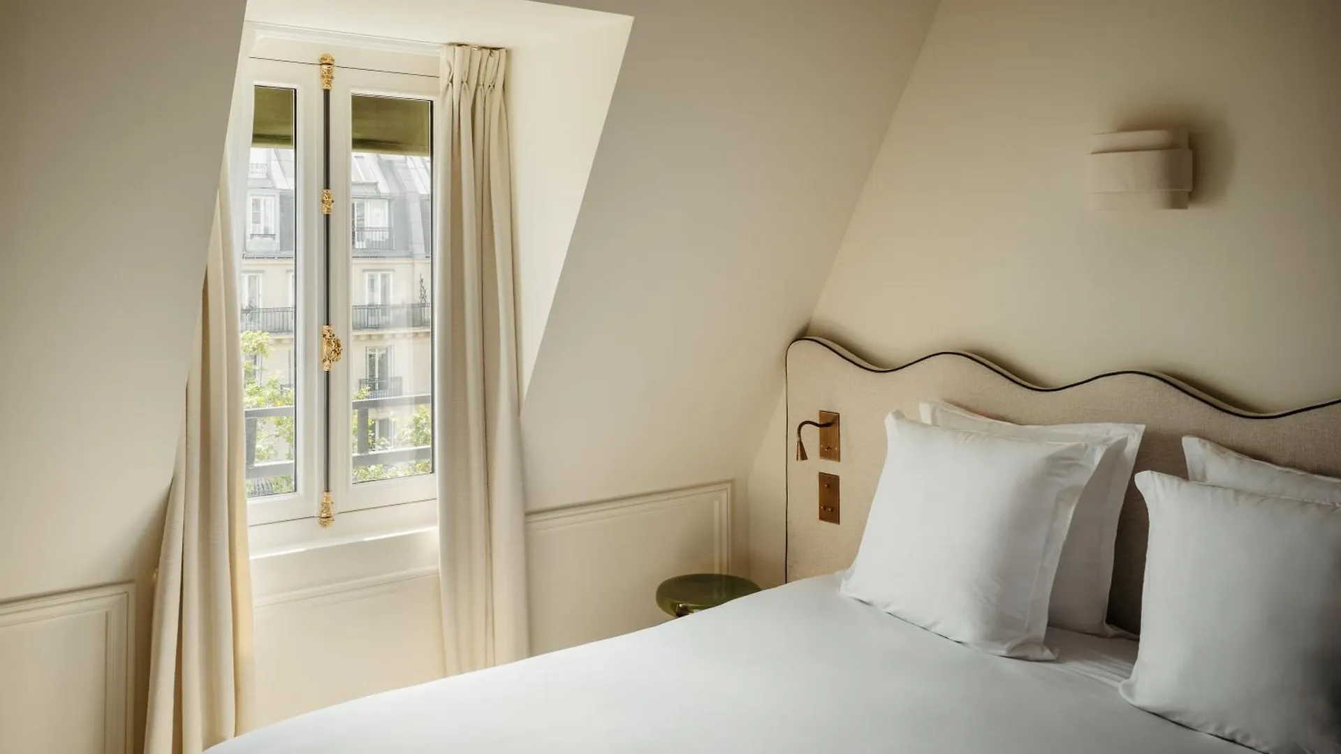 Leon Hotel Paris