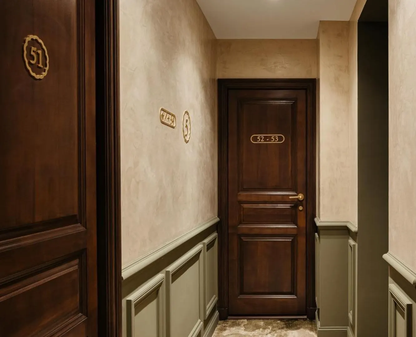 Leon Hotel パリ