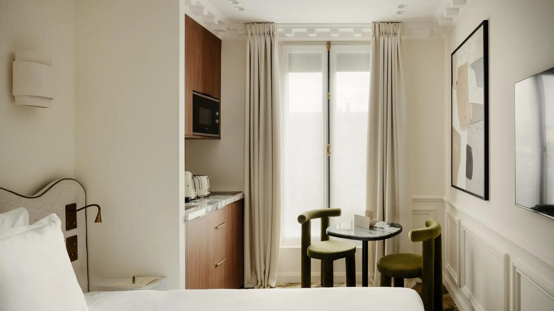 Leon Hotel パリ